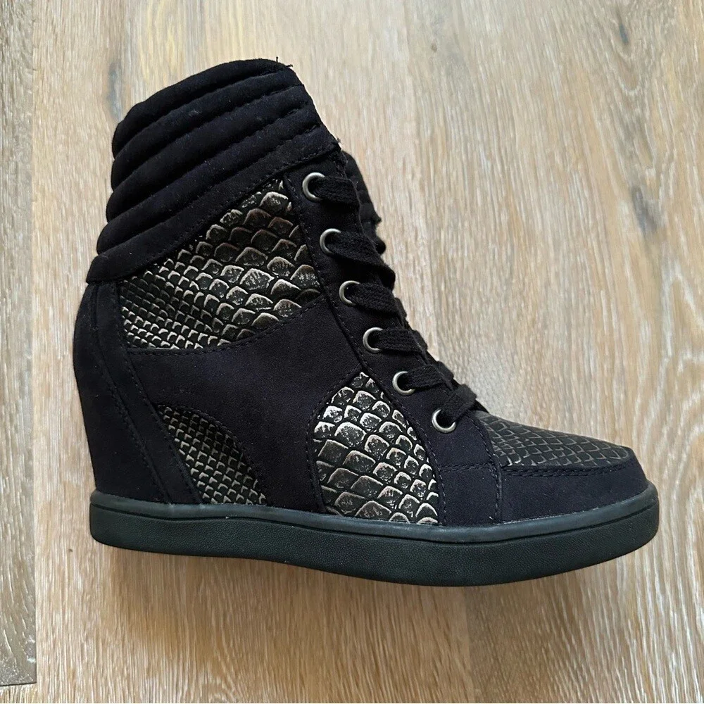 Call It Spring Black Gold Faux Suede Booties Hidden Wedge Hidden Heel - US 7